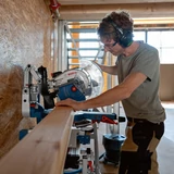 Kép 3/9 - Bosch GCM 18V-305 GDC akkus gérvágó fűrész, 18V, 305mm (akku és töltő nélkül)