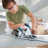 Kép 4/6 - Bosch GKS 65 GCE kézi körfűrész kofferben, 190mm, 1.8kW
