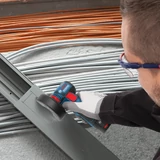 Kép 4/4 - Bosch GWS 12V-76 akkus sarokcsiszoló kofferben, 12V, 76mm (2db 3Ah akkuval és töltővel)
