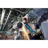 Kép 3/4 - Bosch Professional GWS 18V-10 P akkus sarokcsiszoló, 18V, 125mm (2x5Ah akku és töltő)