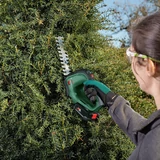 Kép 6/8 - Bosch AdvancedShear 18V-10 akkus fű- és sövénynyíró készlet, 18V (2Ah akkuval és töltővel)