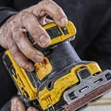Kép 3/5 - DeWalt DCW200N XR akkus rezgőcsiszoló, 18V, 1/4" (akku és töltő nélkül)DeWalt DCW200N XR akkus rezgőcsiszoló, 18V, 1/4" (akku és töltő nélkül)