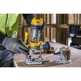 Kép 2/6 - DeWalt DCW604N XR akkus felsőmaró, 18V, 6-8mm (akku és töltő nélkül)