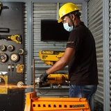 Kép 9/9 - DeWalt DWE496 sarokcsiszoló, 2.6kW, 230mm
