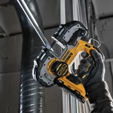 Kép 2/3 - DeWalt DCS377NT Akkus szalagfűrész 18V (akku és töltő nélkül)