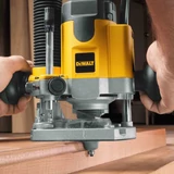 Kép 4/4 - DeWalt DW621 felsőmarógép, 1.1kW, 6-8mm