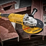 Kép 5/5 - DeWalt DWE492K sarokcsiszoló, 2.2kW, 230mm