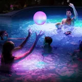 Kép 2/2 - Family Pound LED-es strandlabda, átlátszó, 20cm