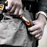Kép 2/3 - Fiskars általános kés tokba épített élezővel