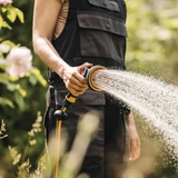 Kép 8/11 - Fiskars Comfort öntözőfej, 5 funkciós, hüvelykujj vezérlés