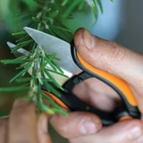 Kép 3/4 - Fiskars Solid SP220 fűszernövényvágó olló
