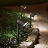 Kép 4/5 - LED-es szolár lámpa fényvetővel, fekete, 410mm
