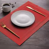 Kép 2/3 - Family karácsonyi tányéralátét, piros, 45x30cm