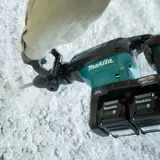 Kép 8/8 - Makita HM002G akkus vésőgép, 2x40V, SDS-Max (akku és töltő nélkül)