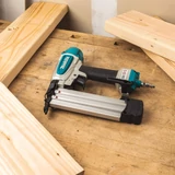 Kép 10/10 - Makita AF506 levegős tűszegező, 15-50mm, 3.9-7.8bar
