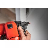 Kép 2/5 - Milwaukee M18 FN15GA-0X akkus szerkezetépítő szögbelövő 18V (akku és töltő nélkül)