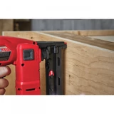 Kép 6/6 - Milwaukee M18 FNCS18GS-202X akkus tűzőgép 2x2.0Ah akkuval és töltővel