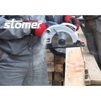 Stomer: finoman kidolgozott ipari gépek