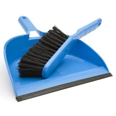 Szemetes lapát kefével, gumis