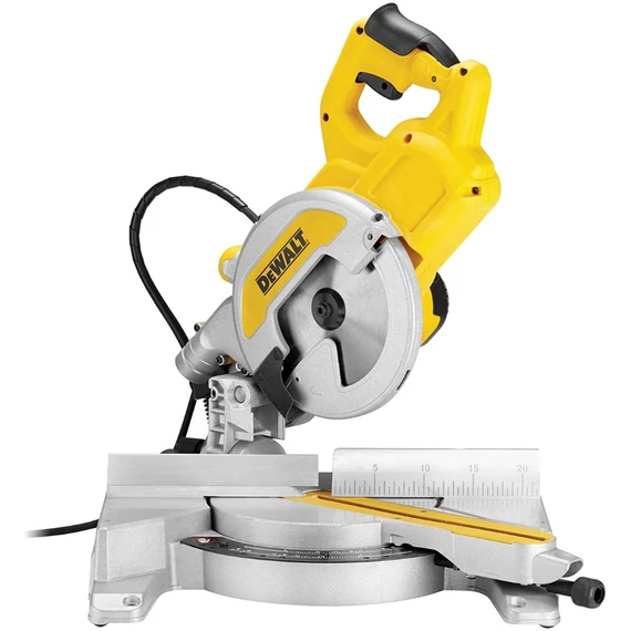DeWalt DWS777 gérfűrész, 1.8kW, 216mm